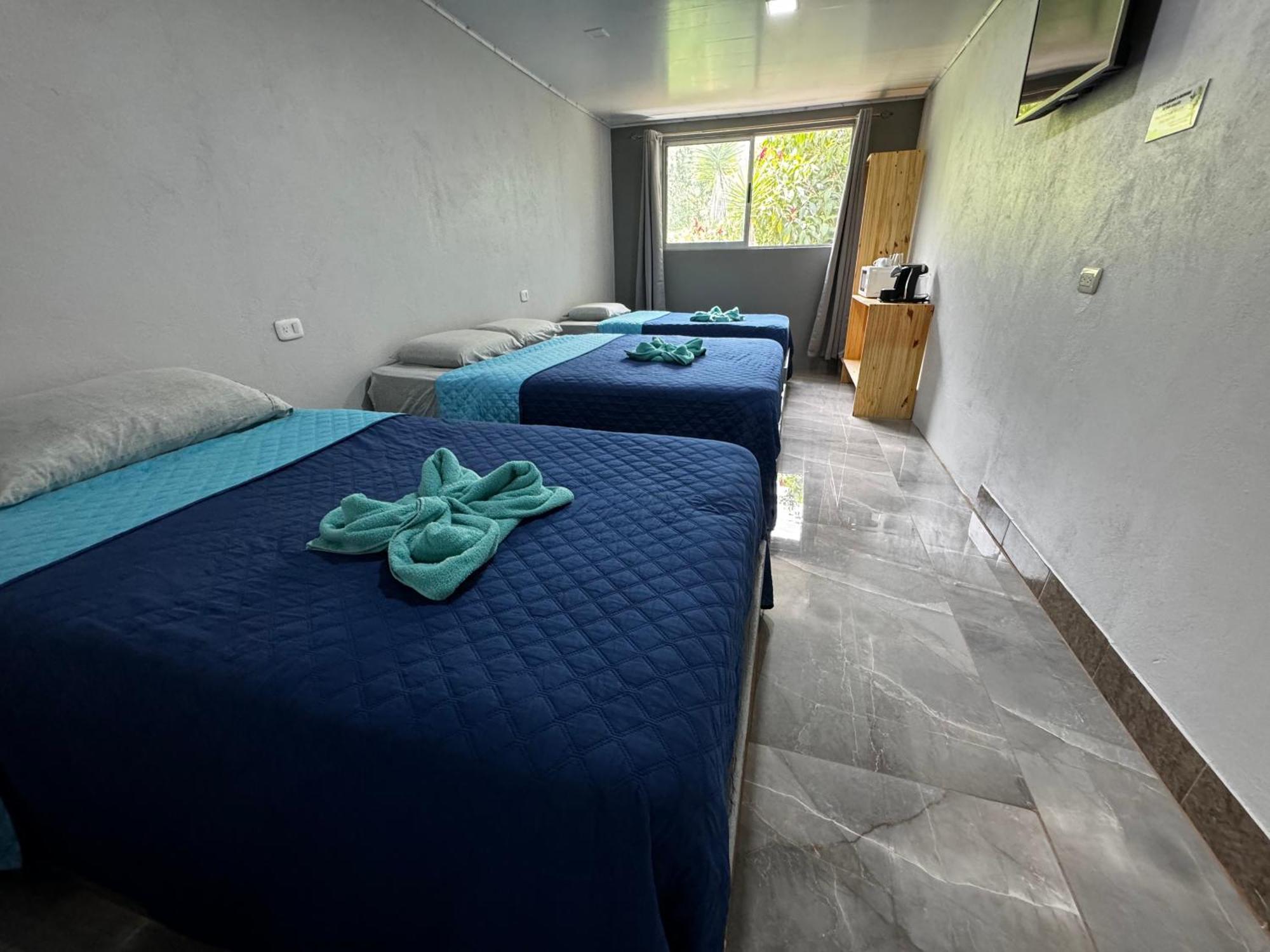 Hotel Uran Rivas Екстер'єр фото