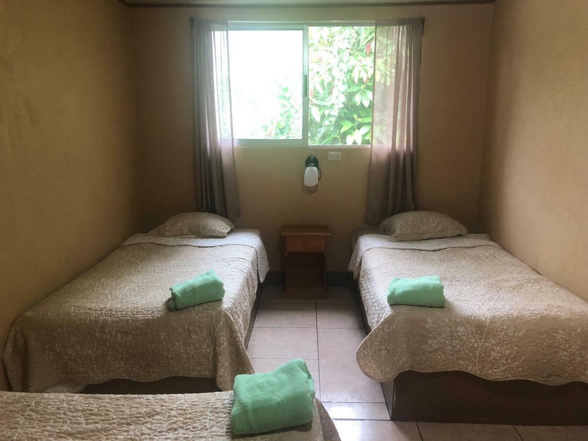 Hotel Uran Rivas Екстер'єр фото