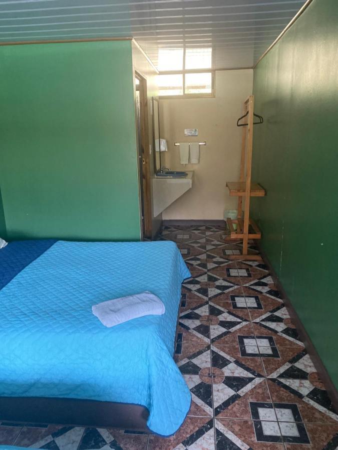 Hotel Uran Rivas Екстер'єр фото